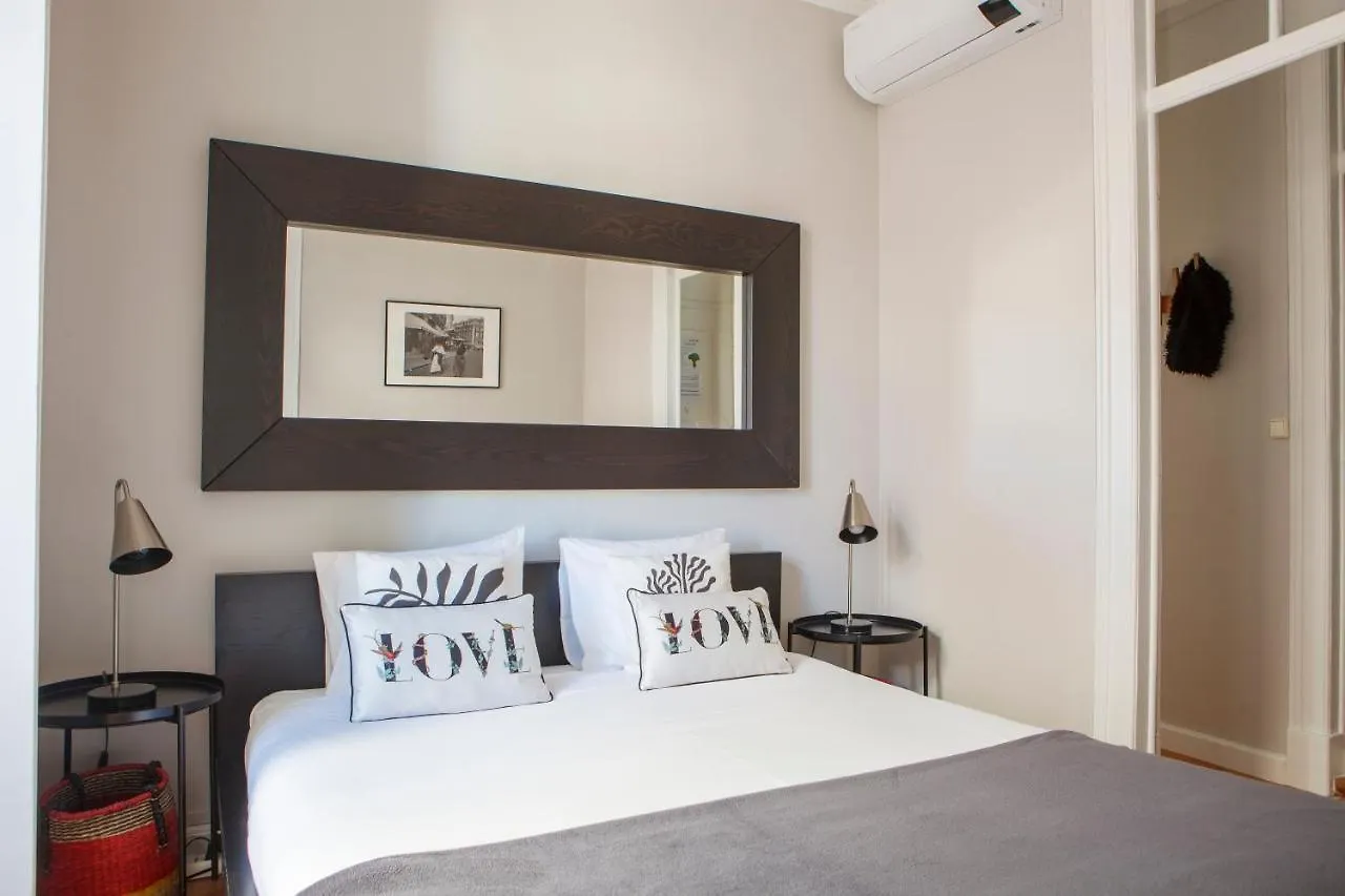Alfama Graca District Typical & Bright , 3 Bedroom Apartment With Ac 1St Floor Lisbon