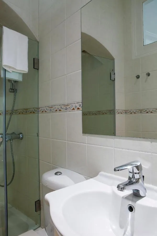Alfama Graca District Typical & Bright , 3 Bedroom Apartment With Ac 1St Floor Lisbon Portugal