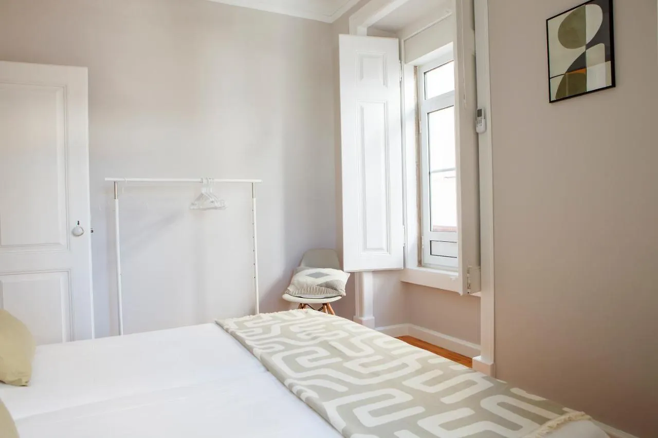 Alfama Graca District Typical & Bright , 3 Bedroom Apartment With Ac 1St Floor Lisbon